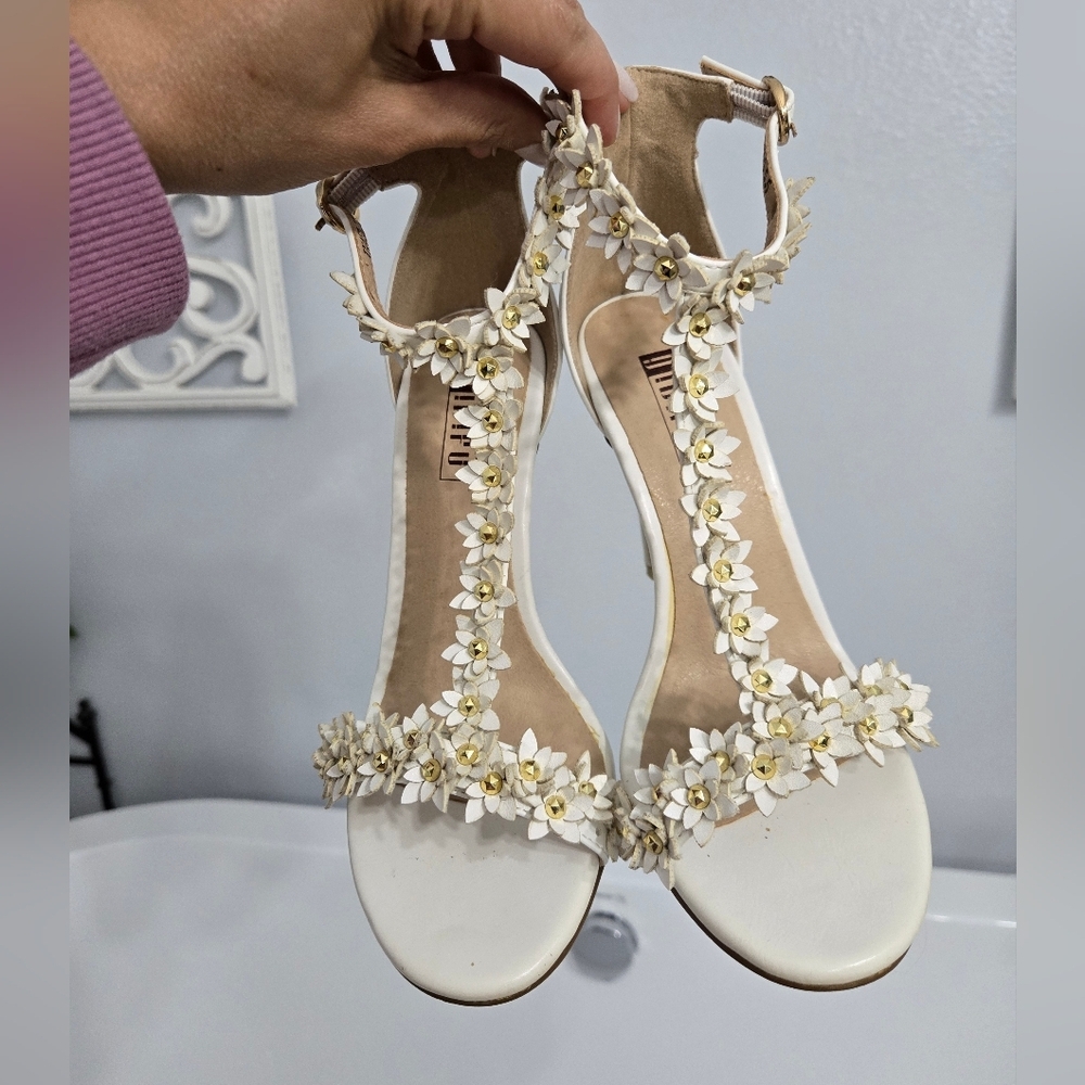 Idifu Flower Studded High Heels - Picture 7 of 17